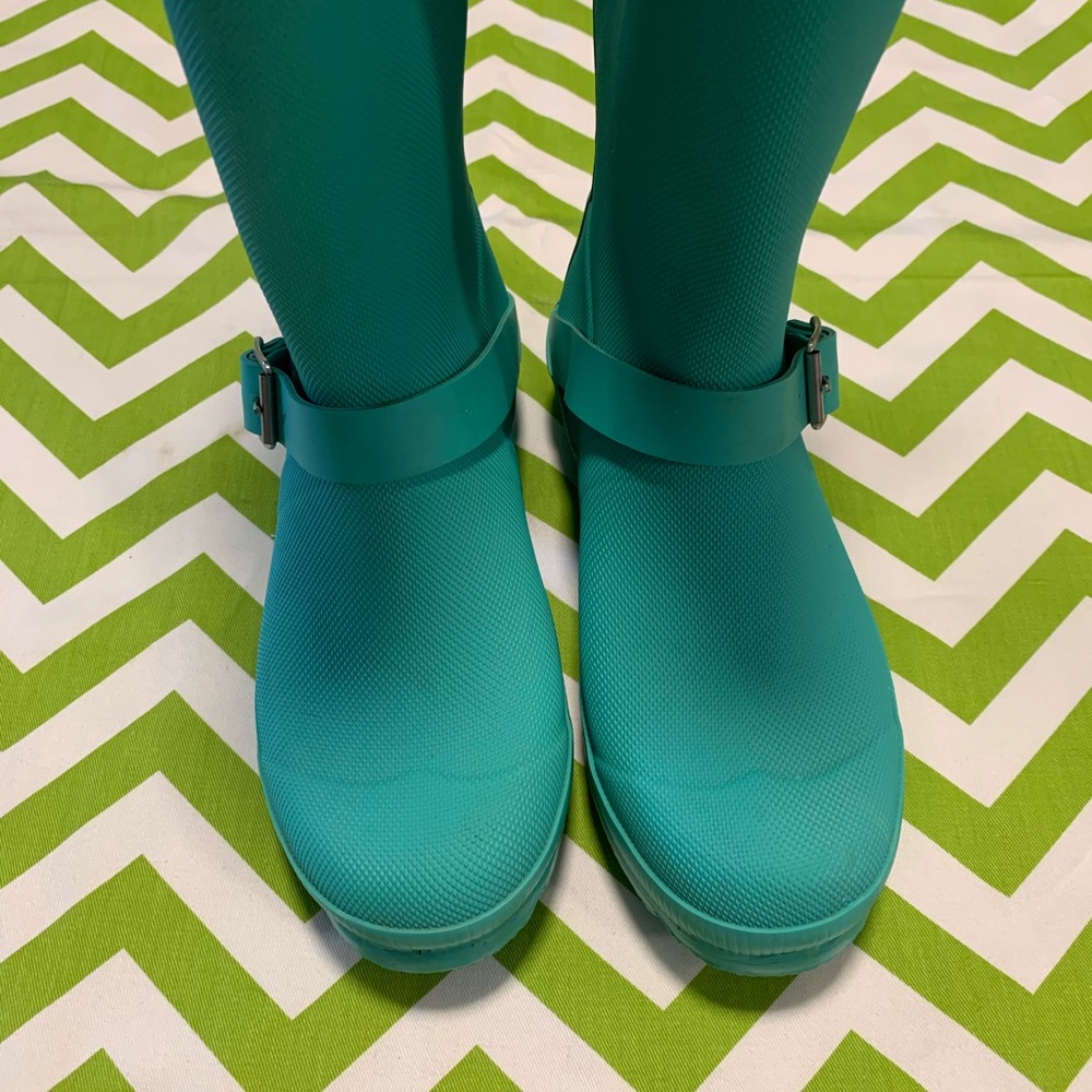 Girls Hunter rain boots 4